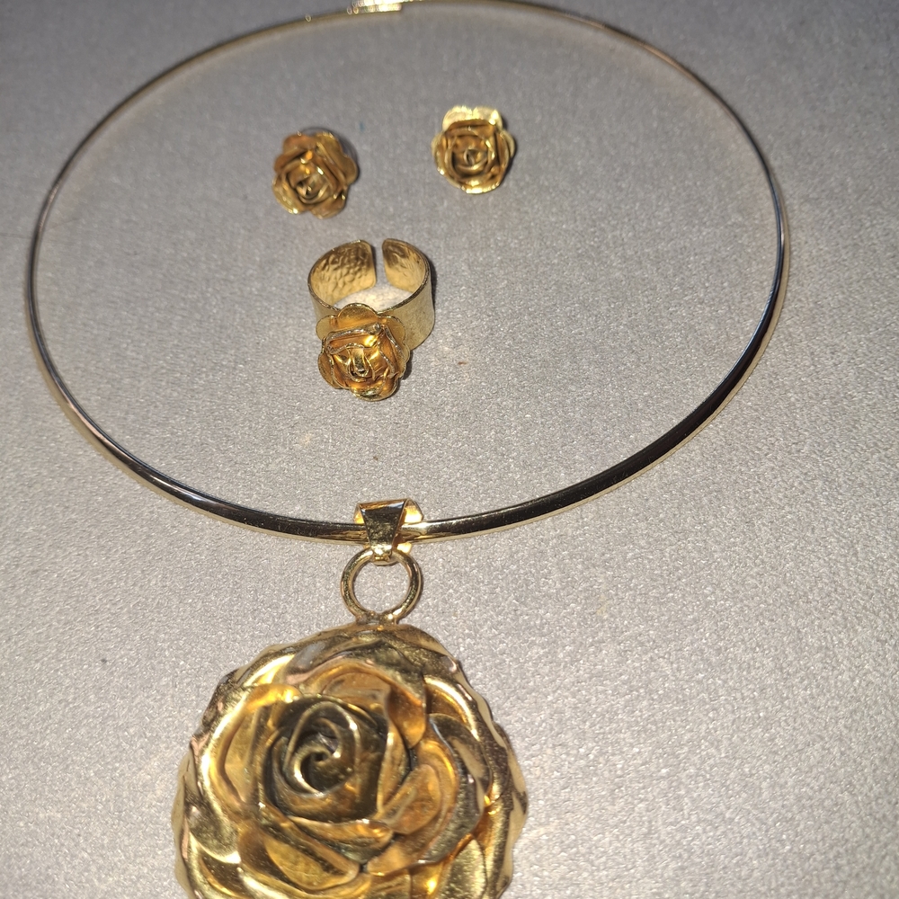 Gold Rose Jewelry Set